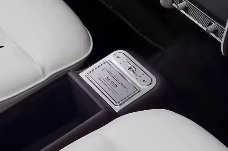 哈尔西恩手工打造电动版劳斯莱斯险路 800伏平台加持/限量60台